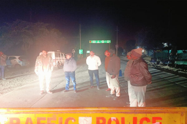भोपाल-राजगढ़ बॉर्डर पर पार्वती नदी पर बना 49 साल पुराना पुल धंसा, सभी वाहनों की आवाजाही बंद