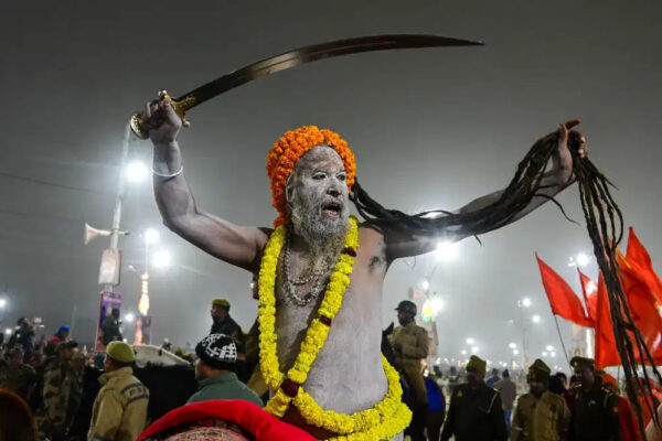नागा साधुओं का Prayagraj में लगा जमावड़ा, इसबार 8000 साधुओं को दी जाएगी नागा पदवी