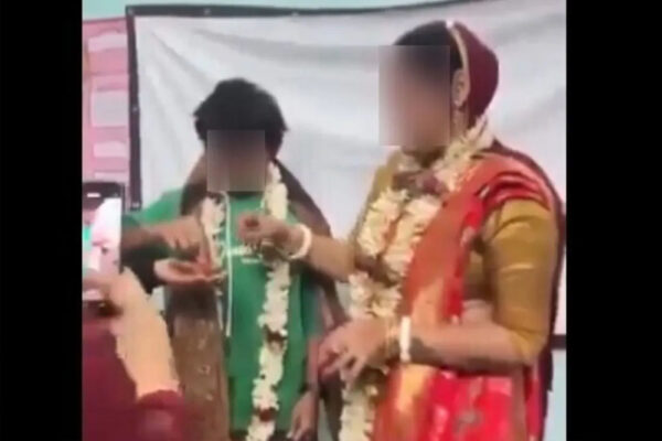 पश्चिम बंगाल के एक सरकारी विश्वविद्यालय में कक्षा में एक छात्र से ‘शादी’ करने का महिला प्रोफेसर का वीडियो वायरल होने के बाद विवाद खड़ा हो गया