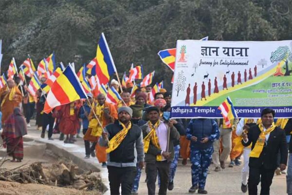 देश-विदेश के बौद्ध श्रद्धालु शामिल, बिहार-गया में महाबोधि मंदिर तक निकली ज्ञान यात्रा