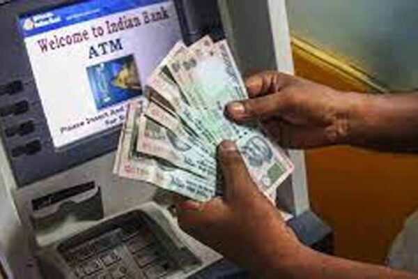 रतलाम में पुलिस ने चलाया अभियान, भगवान भरोसे चल रहा ATM, बैंकों में गार्ड नदारद, प्रशासन ने उठाया ये कड़ा कदम