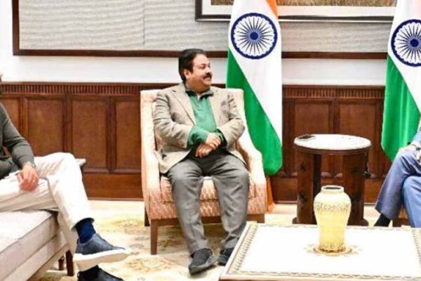 भारत के उपराष्ट्रपति धनखड़ जी से मिलकर बहुत अच्छा लगा। विराट कोहली की संगति पाकर बहुत खुशी हुई: राजीव शुक्ला