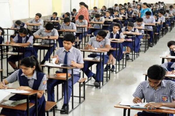 CBSE 10वीं 12वीं परीक्षा को लेकर गाइडलाइन जारी, जानें ड्रेस कोड व बैन चीजें