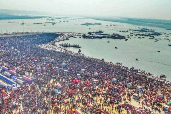 प्रयागराज में मौनी अमावस्या स्नान पर्व से पहले श्रद्धालुओं का उमड़ा जनसैलाब