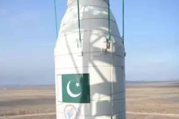 PAK ने चीन से अपनी पहली स्वदेशी इलेक्ट्रो-ऑप्टिकल (EO-1) सैटेलाइट सफलतापूर्वक लॉन्च किया, बना मजाक