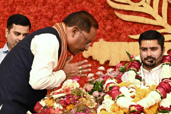 मुख्यमंत्री साय ने श्रीमद्भागवत कथा में किया श्रीकृष्ण-सुदामा प्रसंग का श्रवण