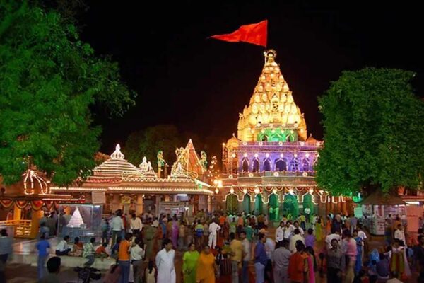 मध्य रात्रि 2.30 बजे खुलेंगे महाकाल मंदिर के पट, 44 घंटे तक भगवान महाकाल भक्तों को देंगे दर्शन
