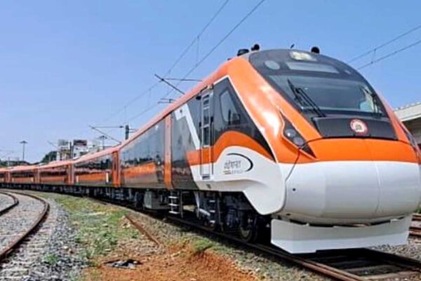 कुंभ के लिए स्पेशल वंदे भारत का ऐलान, नई दिल्ली से वाराणसी प्रयागराज होते हुए चलेगी, 17 फरवरी तक संचालित होगी
