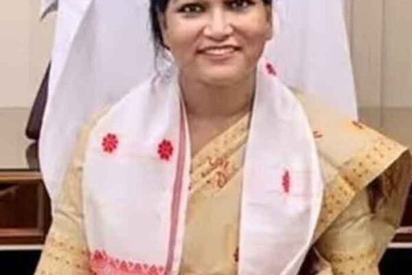 IAS अधिकारी वर्नाली डेका की पोस्ट पर ‘हाहा’ इमोजी रिएक्ट करने के मामले में शख्स को मिली जमानत