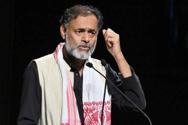 योगेंद्र यादव ने बताया कि पंजाब में भी आम आदमी पार्टी की हार की संभावना जताई, यदि ऐसा हुआ तो पार्टी कहा बचेगी