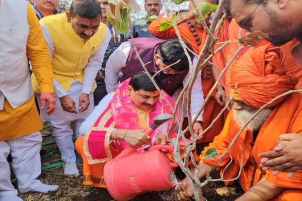 सनातन को समझने के लिये साधु-संतों के जीवन और उनके अनुभवों को समझना आवश्यक : मुख्यमंत्री यादव