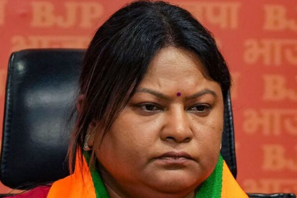 धनबाद में सीता सोरेन पर जानलेवा हमला, बाल बाल बचीं