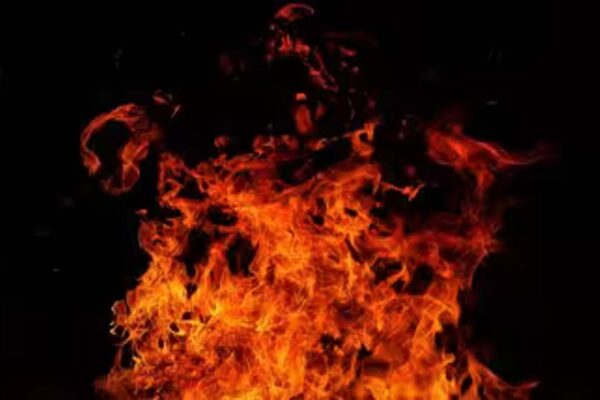 नाइटक्लब में लगी भीषण आग, 50 लोगों की मौत, आग लगते ही वहां अफरा-तफरी मच गई और भगदड़