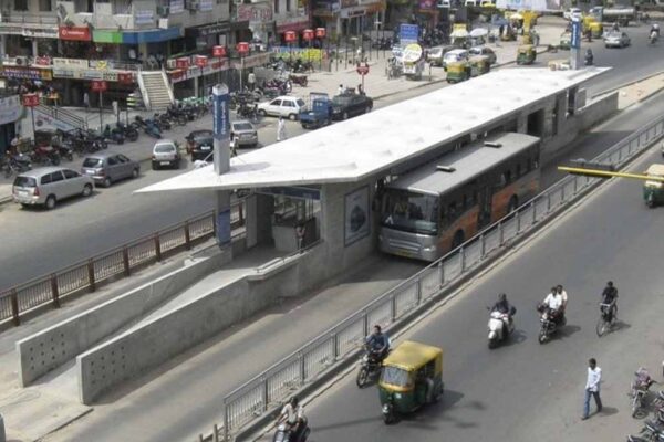 इंदौर शहर के मुख्य मार्ग पर पायलट प्रोजेक्ट के रूप में लग्जरी एसी इलेक्ट्रिक बस चलाई जाएंगी, नौ बस डिपो होंगे अपडेट