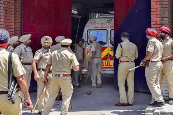 पंजाब पुलिस ने आईएसआई के 13 आतंकियों को गिरफ्तार किया, RDX-ग्रेनेड सहित हथियार बरामद