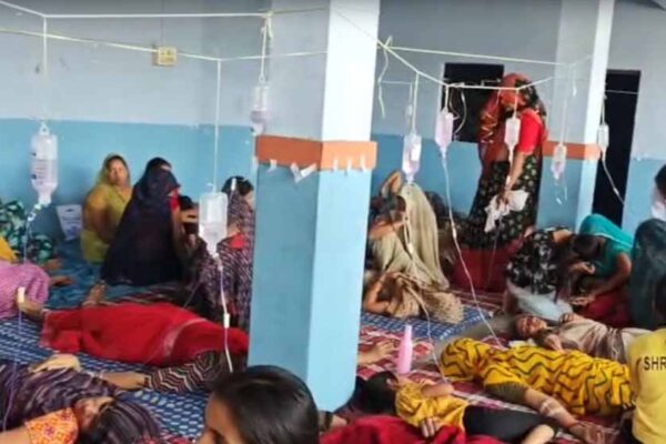 फतेहगढ़ में शादी समारोह में भोजन के बाद 125 लोगों की तबीयत बिगड़ गई, स्कूल को बनाया अस्पताल