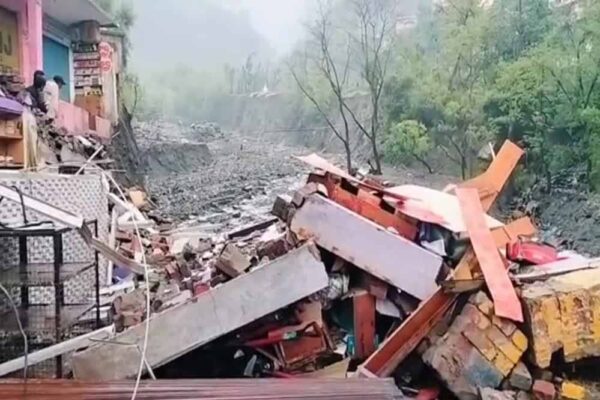 बादल फटने से तबाही, रामबन में बाढ़, भूस्खलन से इतने लोगों की गई जान, रेस्क्यू जारी