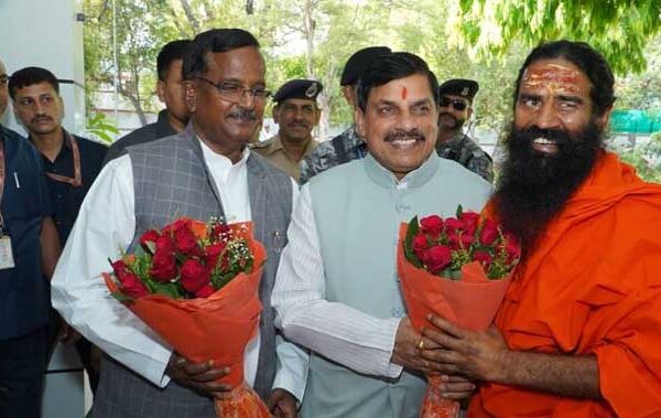 योग गुरु बाबा रामदेव ने सीएम डॉ मोहन यादव से की मुलाकात, योग गुरु ने सिंहस्थ 2028 के लिए दिया आशीर्वाद