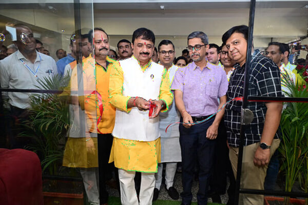 भोपाल रेलवे स्टेशन पर यात्रियों के लिए 200 रुपए से शुरू होने वाली आरामदायक और किफायती ठहरने की सुविधा का शुभारंभ हो गया