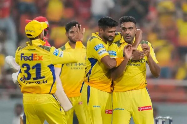 माइकल हसी ने कहा -हमारे पास जो खिलाड़ी हैं, हम उनसे बिल्कुल अलग तरीके से खेलने के लिए नहीं कहना चाहते हैं