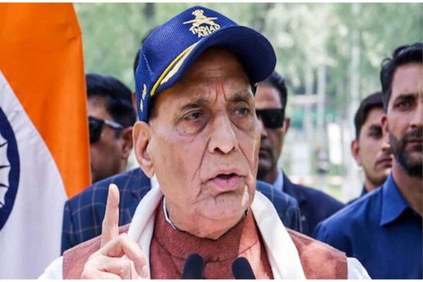 गुजरात: ‘नया भारत पलटकर जवाब देगा’, भुज एयरबेस से बोले रक्षामंत्री राजनाथ