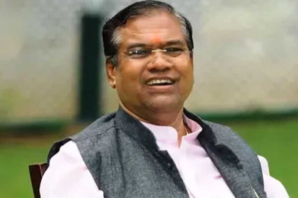 सांसद फग्गन सिंह कुलस्ते की फिसली जुबान, आतंकियों को बोल गए ‘हमारे’, एक और बवाल
