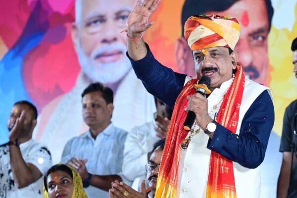 सांसद आलोक शर्मा बोले लव जिहाद के लिए चल रहे ट्रेनिंग इंस्टीट्यूट, भोली-भाली लड़कियों को बहलाकर …..