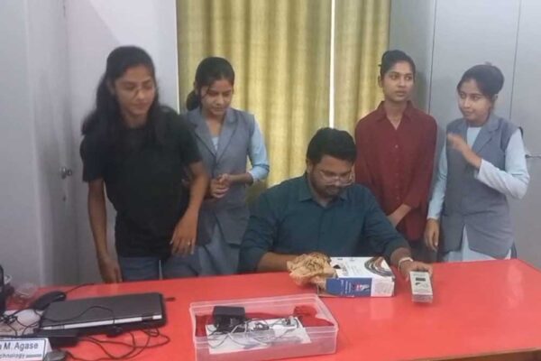 बस एक फूंक मारो और जान लो अपना शुगर लेवल, बालाघाट के प्रोफेसर और छात्रों ने निकाली ऐसी अनोखी तरकीब