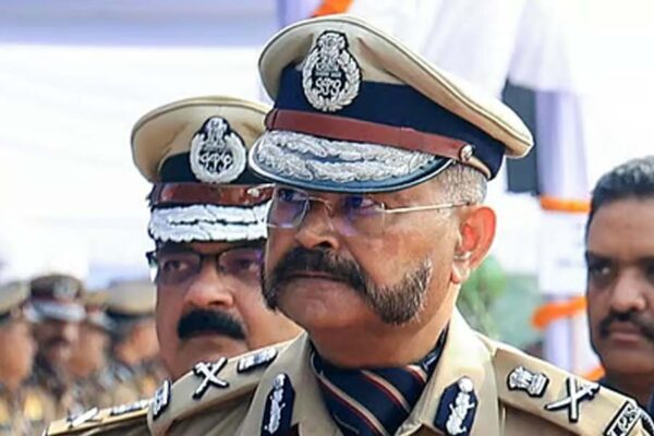 अब कौन संभालेगा यूपी पुलिस की कमान? प्रशांत कुमार का सर्विस टाइम पूरा, रेस में कई दिग्गज IPS अफसर