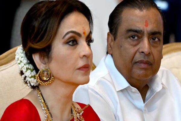 मुकेश अंबानी की कंपनी रिलायंस इंडस्ट्रीज अब गांव-गांव तक अपनी पहुंच बनाने की तैयारी में