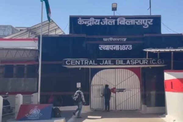 सेंट्रल जेल की 22 फीट ऊंची दीवार कूदकर फरार हुआ कैदी, सरकंडा से फिर पकड़ा