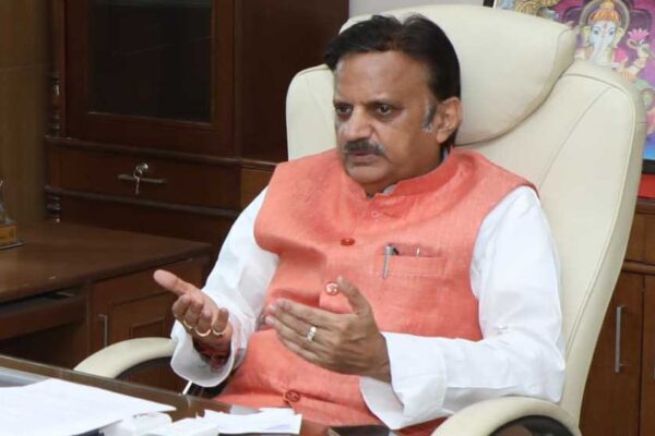 उप मुख्यमंत्री शुक्ल ने निर्देश दिए कि ऑडिटोरियम, खेल सुविधाएँ, फर्नीचर और अन्य निर्माण कार्य निर्धारित समय-सीमा में पूर्ण किए जाएं