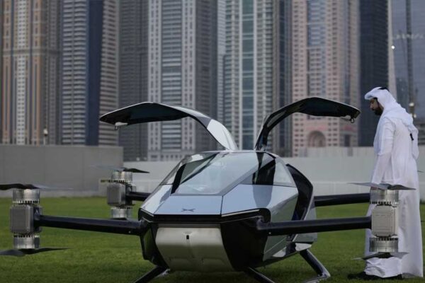 E20 फ्लाइंग टैक्सी डील: UAE और चीन ने मिलाया हाथ, इलेक्ट्रिक एविएशन में बड़ी छलांग