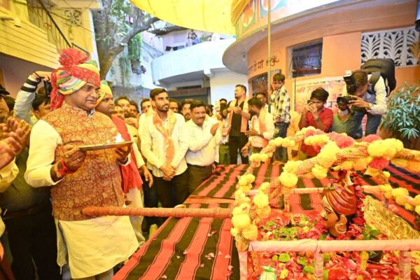 बाबा महाकाल की सवारी में मंत्री विश्वास कैलाश सारंग ने की सहभागिता