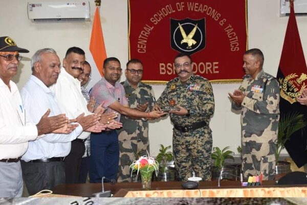 इंदौर के बीएसएफ म्यूजियम की शान बनी सदी पुरानी ऐतिहासिक रिवाल्वर