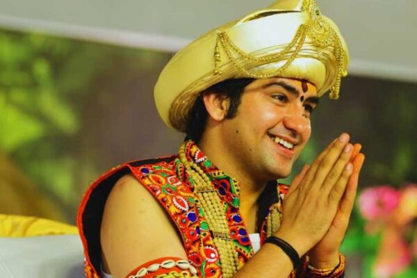 बागेश्वर धाम के पीठाधीश्वर पंडित धीरेंद्र कृष्ण शास्त्री आज 29 साल के हुए ,’बंजर’ गढ़ा को बना दिया बागेश्वर धाम?
