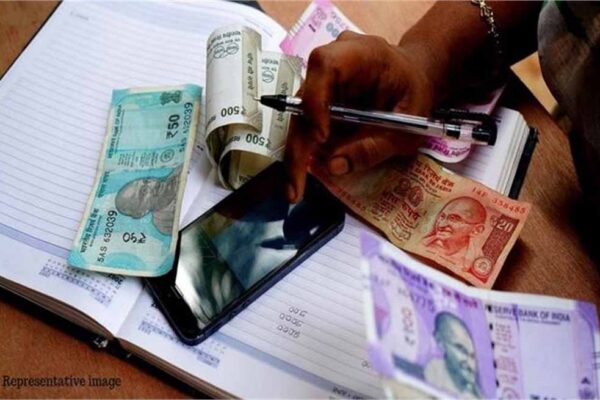 PNB के राहत के बाद अब कई बड़े सरकारी बैंक अपने ग्राहकों को न्यूनतम बैलेंस बनाए रखने की शर्त से छूट दे रहे