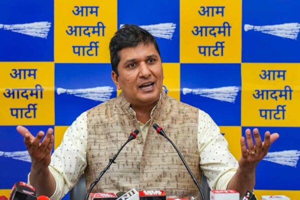 दिल्ली में राहत! विरोध के चलते हटाया गया पुरानी गाड़ियों पर बैन का फैसला