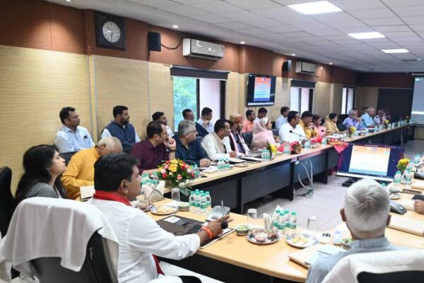 पूर्ण ग्राम सुराज व स्वावलम्बन की दिशा में रायपुर में नई पहल, कार्यशाला का समापन उपमुख्यमंत्री के नेतृत्व में