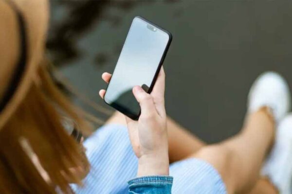 तुरंत करें यह सेटिंग, वरना मोबाइल हो जाएगा हमेशा के लिए बंद