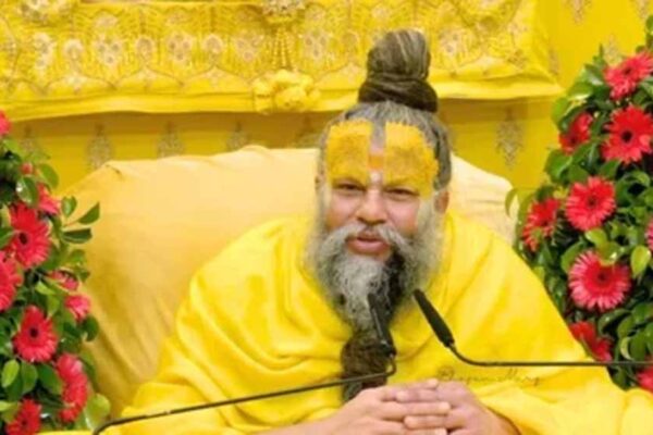 संत प्रेमानंद जी का सख्त संदेश: लिव-इन रिलेशनशिप में चरित्र की अहमियत बनाए रखें