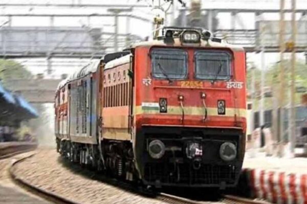 रेल यातायात पर बाढ़ की मार, पंजाब में कई ट्रेनों का संचालन प्रभावित