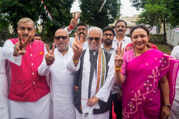 लखनऊ में बी. सुदर्शन रेड्डी का भव्य स्वागत, कांग्रेस और सहयोगी दलों ने दिखाया दम