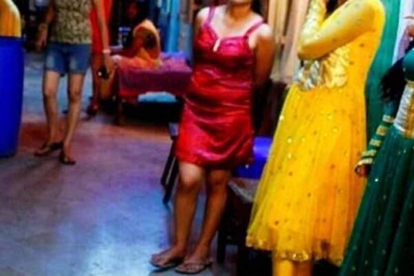 मानव तस्करी का सनसनीखेज मामला: घर में बंधक लड़कियों के साथ कराया गया देह व्यापार
