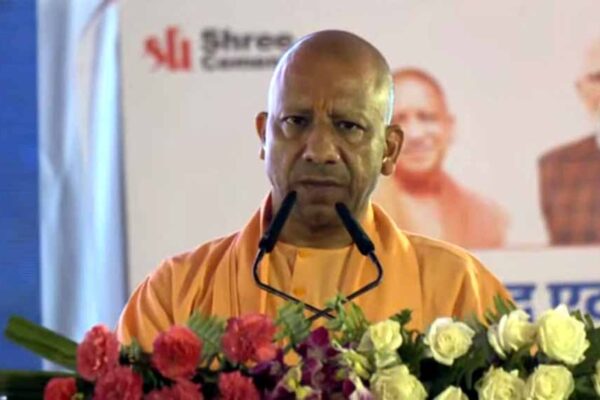 CM योगी का संदेश: सरकार की नीति साफ हो तो विकास के परिणाम आते हैं, एटा में किया उद्घाटन