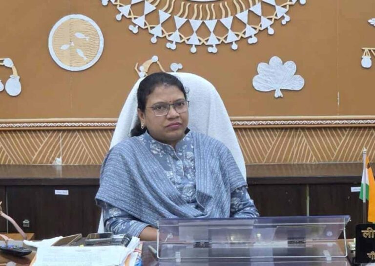 योजनाबद्ध कार्ययोजना के साथ आगे बढ़ेगा ‘मोर गाँव मोर पानी’ अभियान, कलेक्टर ने दिए निर्देश