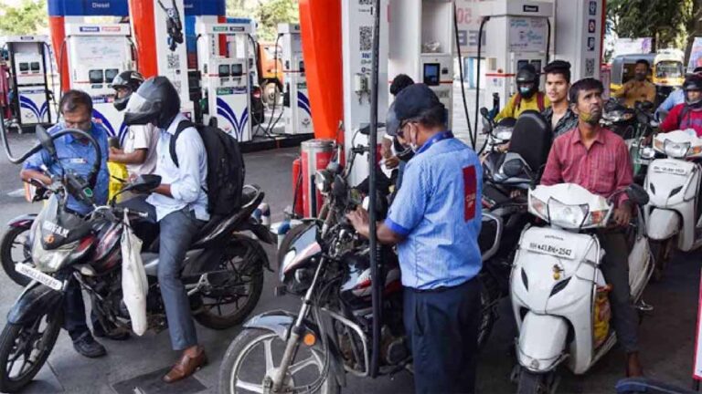 इंदौर में बिना हेलमेट पेट्रोल नहीं नियम की आदेश अवधि खत्म