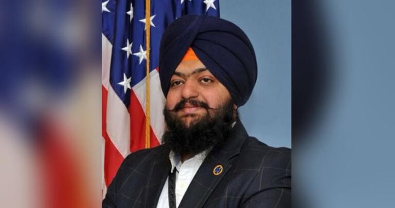 जालंधर के सिख ने अमेरिका में बनाया इतिहास, कनेक्टिकट शहर के मेयर बने स्वर्णजीत खालसा