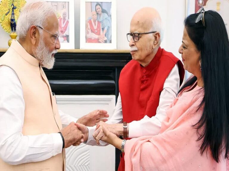 98 साल के हुए लालकृष्ण आडवाणी, राजनीति जगत ने दिया जन्मदिन का बधाई संदेश