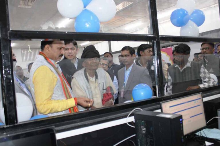 जांजगीर-चांपा अस्पताल में स्वास्थ्य मंत्री ने की समीक्षा, ओपीडी और एनआईसीयू हुई चालू